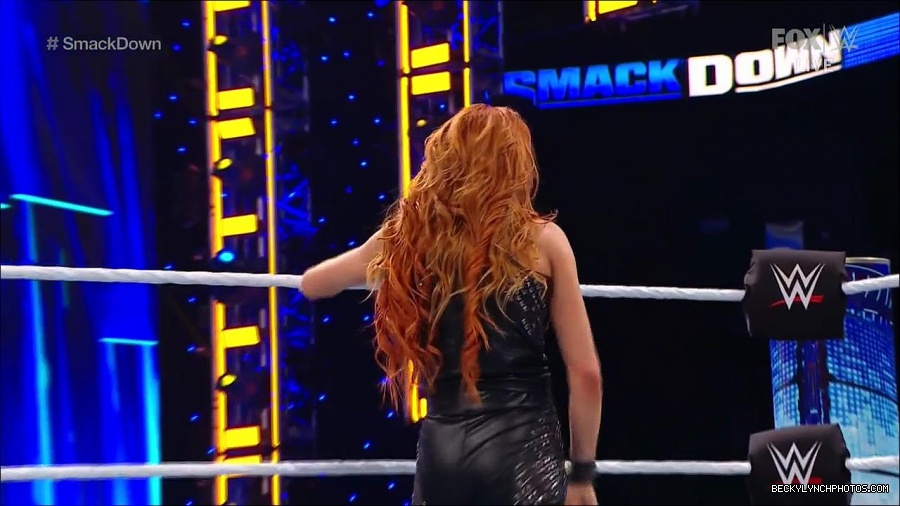 WWE_Supersized_SmackDown_2021_10_15_720p_HDTV_x264-NWCHD_mp4_005761166.jpg