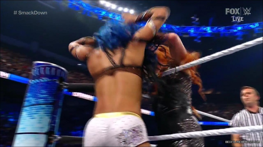 WWE_Supersized_SmackDown_2021_10_15_720p_HDTV_x264-NWCHD_mp4_005775580.jpg