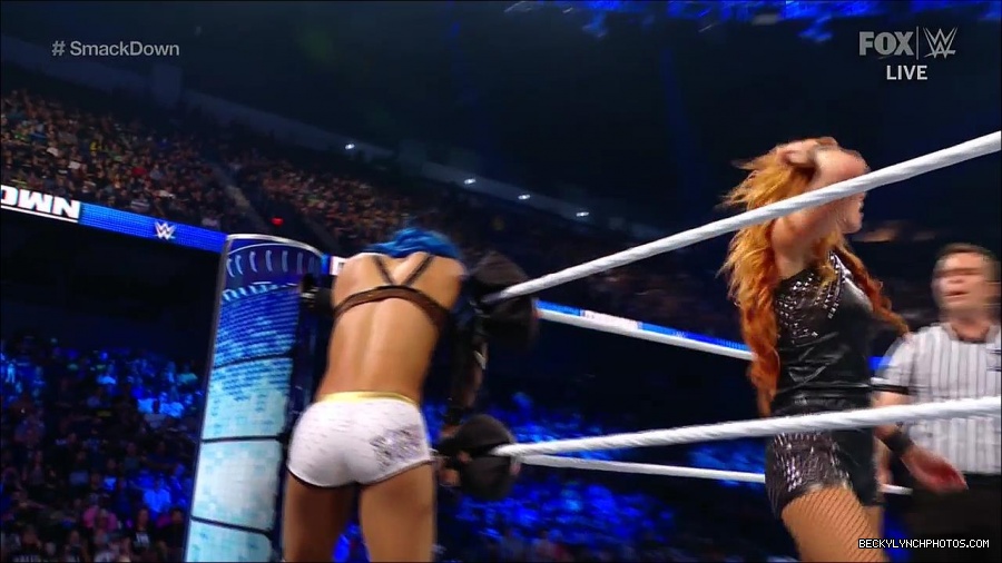 WWE_Supersized_SmackDown_2021_10_15_720p_HDTV_x264-NWCHD_mp4_005779184.jpg