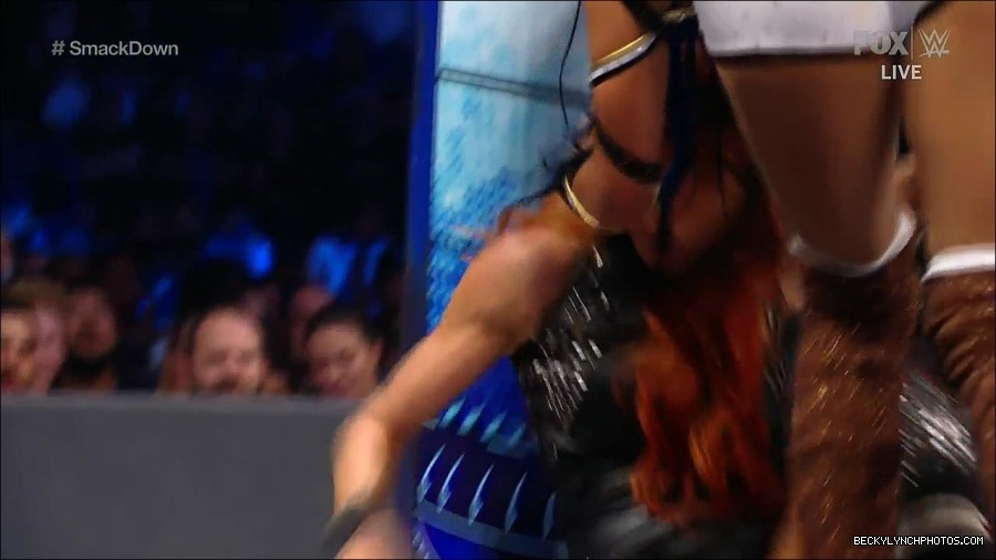 WWE_Supersized_SmackDown_2021_10_15_720p_HDTV_x264-NWCHD_mp4_005805010.jpg