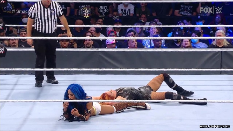 WWE_Supersized_SmackDown_2021_10_15_720p_HDTV_x264-NWCHD_mp4_005835640.jpg