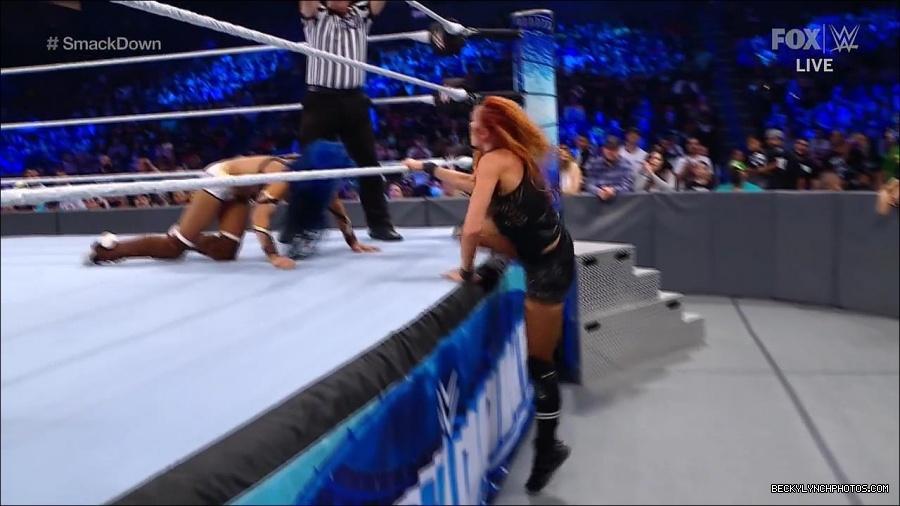 WWE_Supersized_SmackDown_2021_10_15_720p_HDTV_x264-NWCHD_mp4_005915520.jpg
