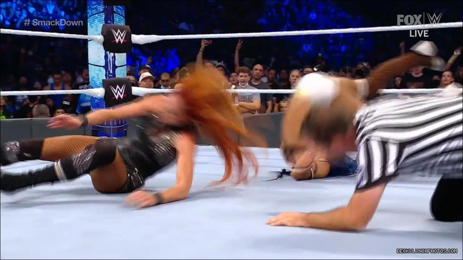 WWE_Supersized_SmackDown_2021_10_15_720p_HDTV_x264-NWCHD_mp4_005973178.jpg