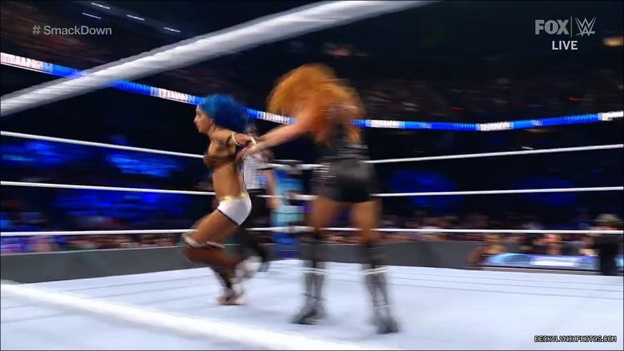 WWE_Supersized_SmackDown_2021_10_15_720p_HDTV_x264-NWCHD_mp4_006021826.jpg