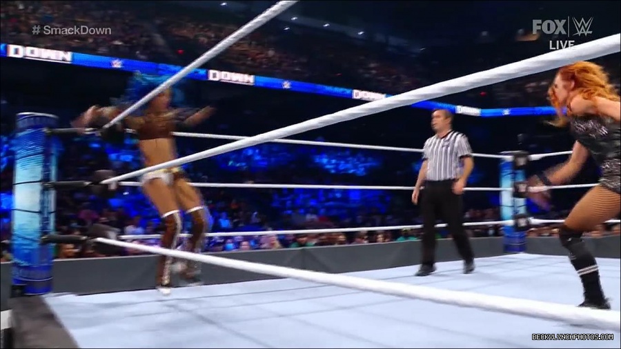 WWE_Supersized_SmackDown_2021_10_15_720p_HDTV_x264-NWCHD_mp4_006022427.jpg