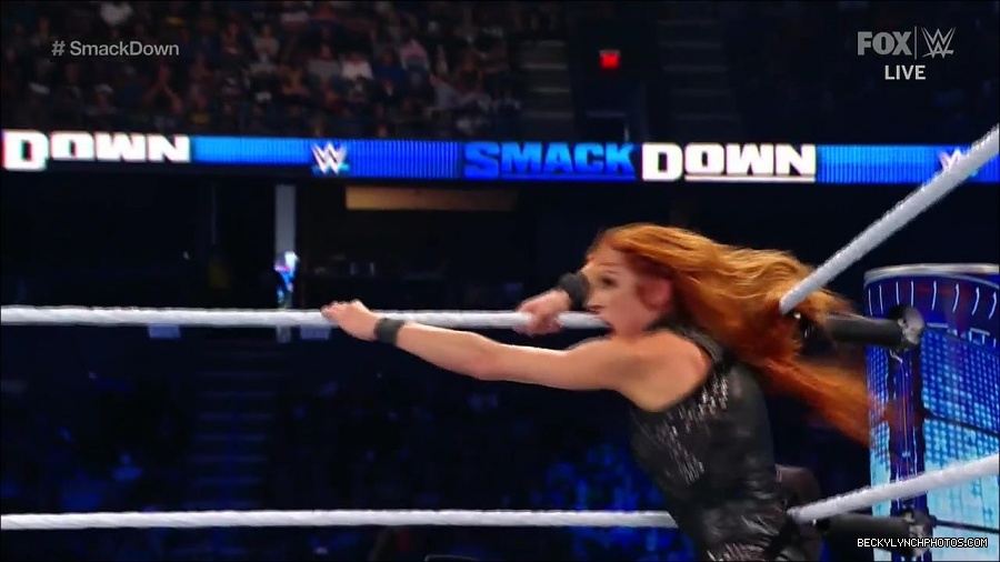 WWE_Supersized_SmackDown_2021_10_15_720p_HDTV_x264-NWCHD_mp4_006029033.jpg
