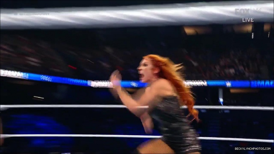 WWE_Supersized_SmackDown_2021_10_15_720p_HDTV_x264-NWCHD_mp4_006030235.jpg
