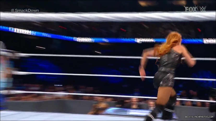WWE_Supersized_SmackDown_2021_10_15_720p_HDTV_x264-NWCHD_mp4_006035640.jpg
