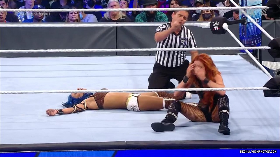 WWE_Supersized_SmackDown_2021_10_15_720p_HDTV_x264-NWCHD_mp4_006084289.jpg