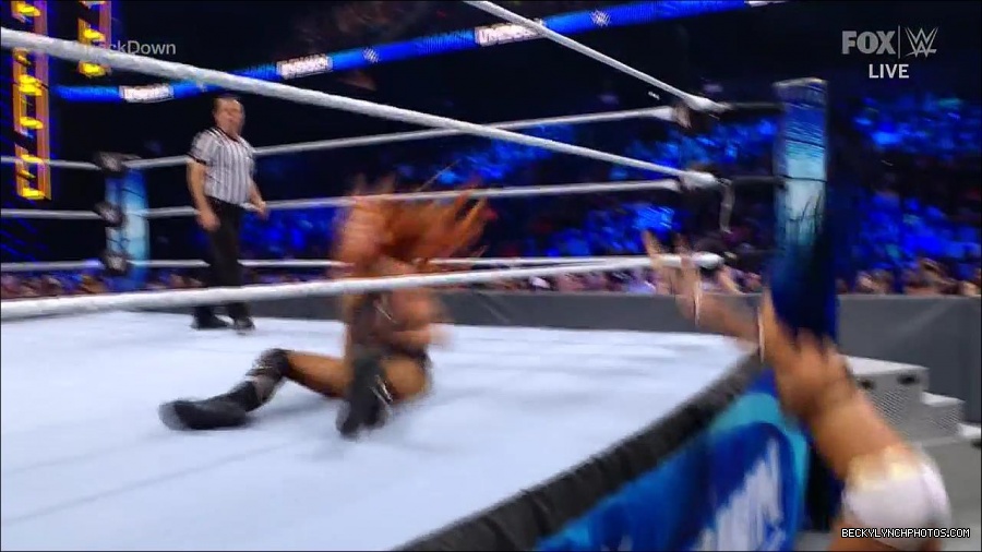 WWE_Supersized_SmackDown_2021_10_15_720p_HDTV_x264-NWCHD_mp4_006113117.jpg