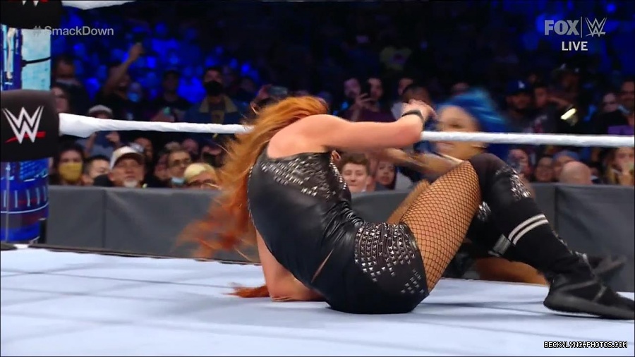 WWE_Supersized_SmackDown_2021_10_15_720p_HDTV_x264-NWCHD_mp4_006116721.jpg