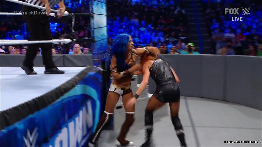 WWE_Supersized_SmackDown_2021_10_15_720p_HDTV_x264-NWCHD_mp4_006119123.jpg