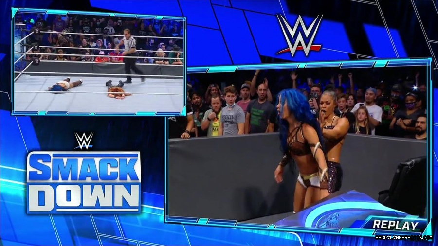 WWE_Supersized_SmackDown_2021_10_15_720p_HDTV_x264-NWCHD_mp4_006161165.jpg