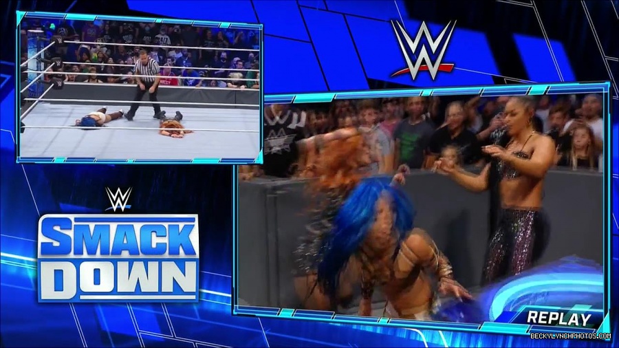 WWE_Supersized_SmackDown_2021_10_15_720p_HDTV_x264-NWCHD_mp4_006161966.jpg