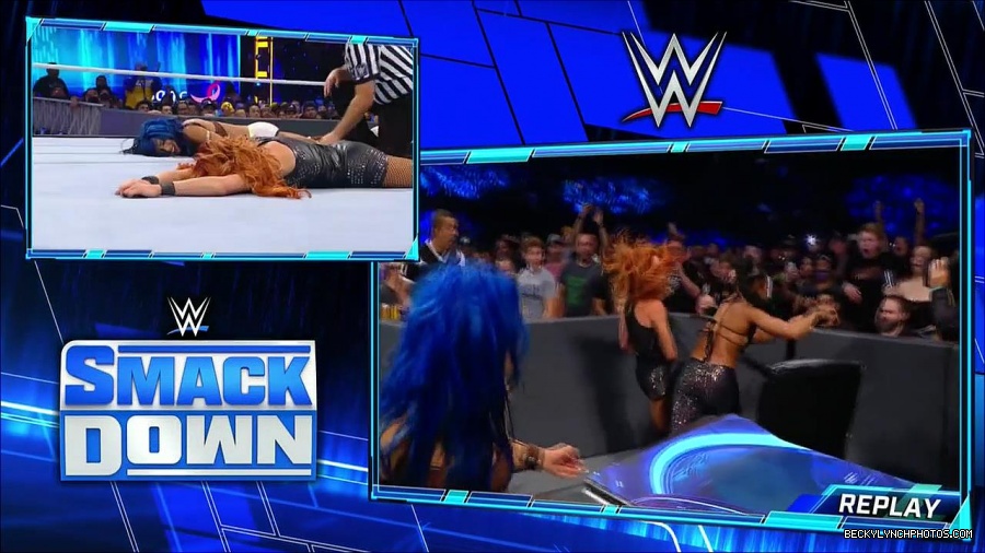WWE_Supersized_SmackDown_2021_10_15_720p_HDTV_x264-NWCHD_mp4_006162567.jpg