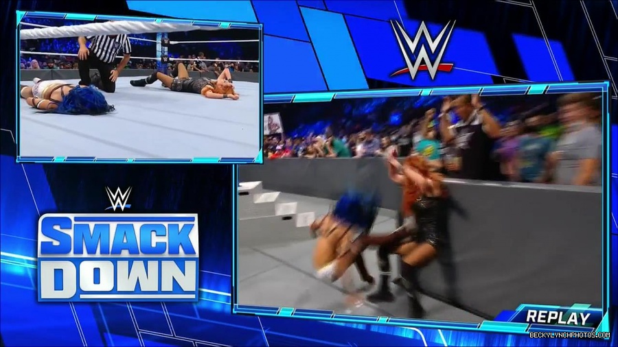 WWE_Supersized_SmackDown_2021_10_15_720p_HDTV_x264-NWCHD_mp4_006172176.jpg