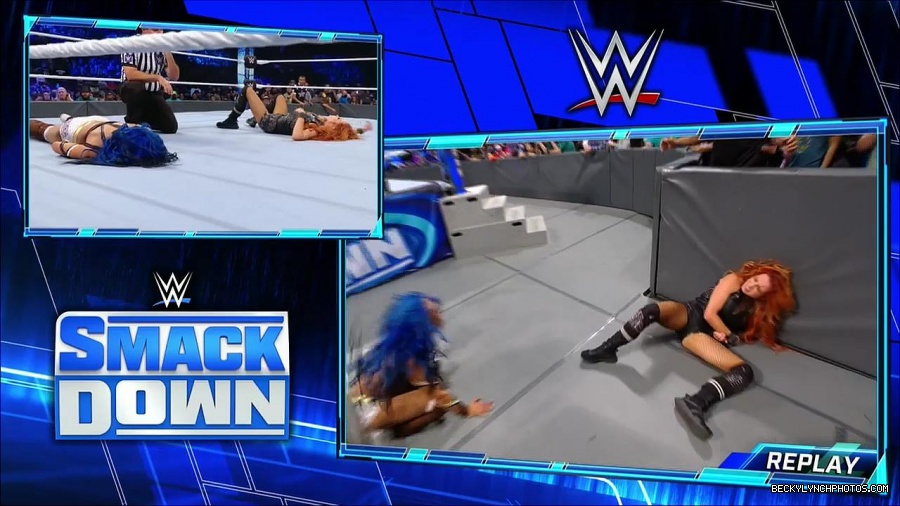 WWE_Supersized_SmackDown_2021_10_15_720p_HDTV_x264-NWCHD_mp4_006173978.jpg