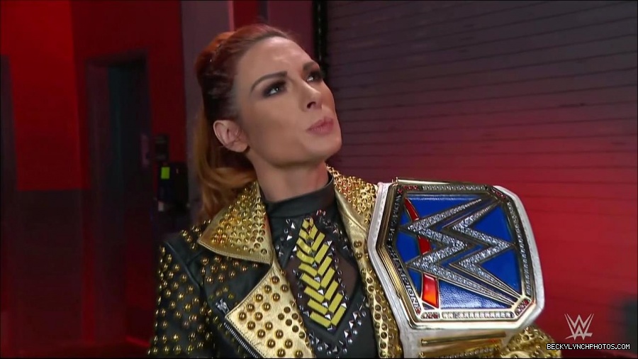 WWE_Friday_Night_SmackDown_2021_10_22_720p_HDTV_x264-Star_mkv_002890326.jpg