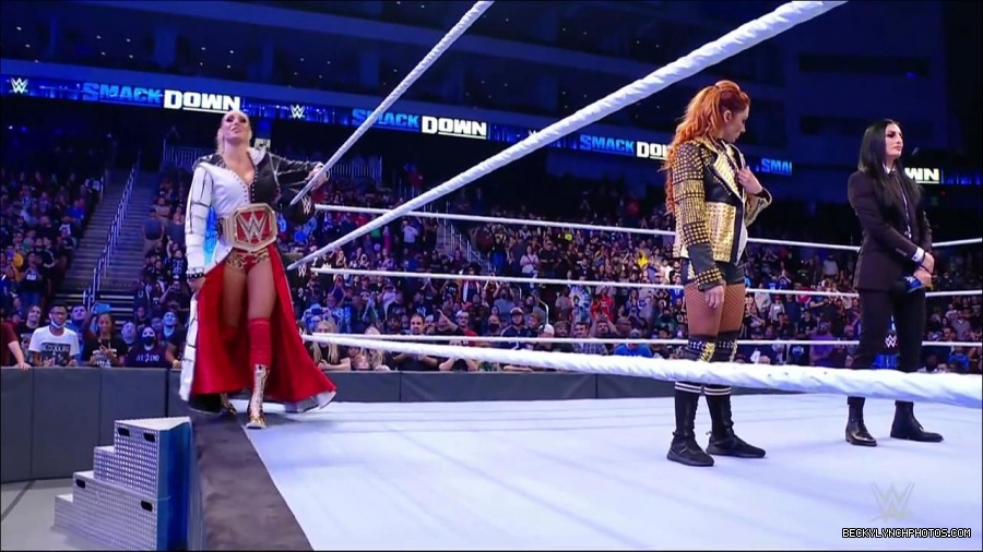 WWE_Friday_Night_SmackDown_2021_10_22_720p_HDTV_x264-Star_mkv_004891024.jpg