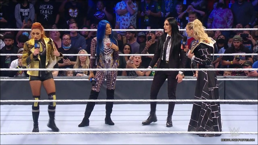 WWE_Friday_Night_SmackDown_2021_10_22_720p_HDTV_x264-Star_mkv_005130797.jpg