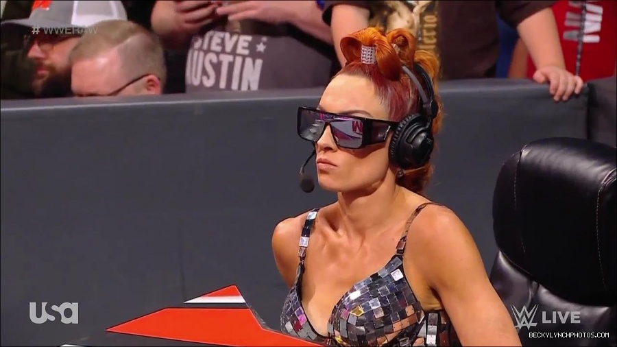 WWE_Monday_Night_Raw_2021_11_08_720p_HDTV_x264-NWCHD_mp4_004349150.jpg