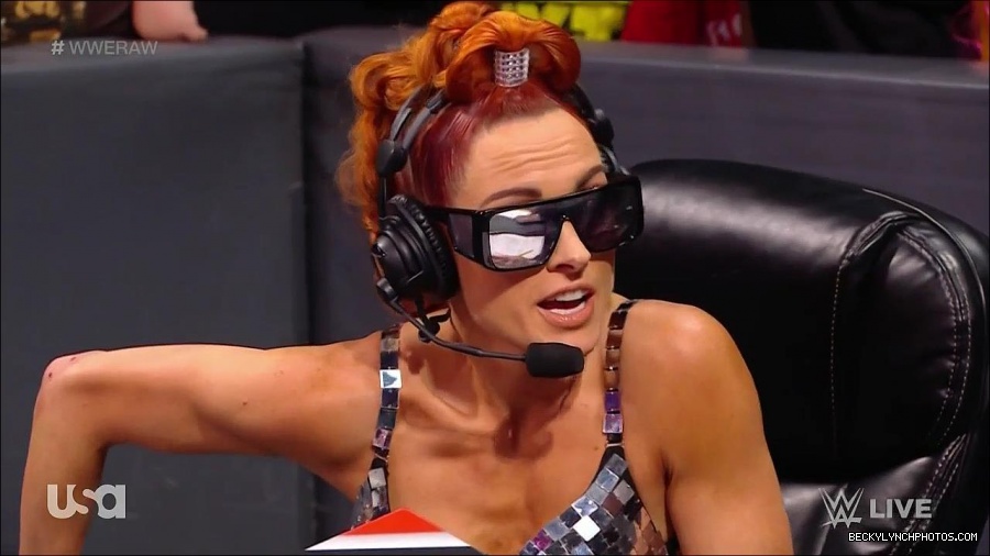 WWE_Monday_Night_Raw_2021_11_08_720p_HDTV_x264-NWCHD_mp4_004474241.jpg