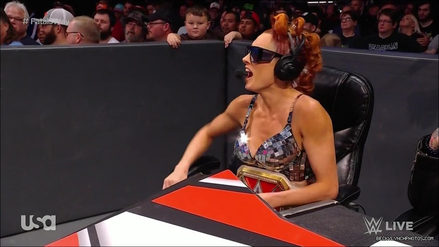 WWE_Monday_Night_Raw_2021_11_08_720p_HDTV_x264-NWCHD_mp4_004856808.jpg