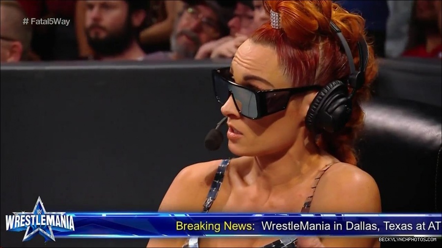 WWE_Monday_Night_Raw_2021_11_08_720p_HDTV_x264-NWCHD_mp4_005450902.jpg