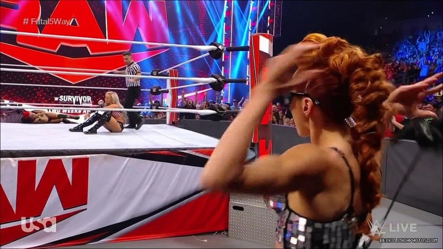 WWE_Monday_Night_Raw_2021_11_08_720p_HDTV_x264-NWCHD_mp4_005562614.jpg