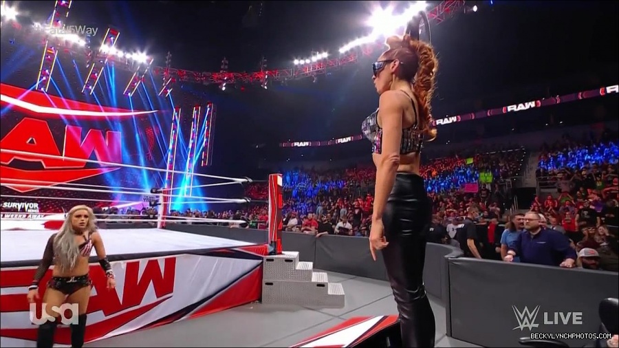 WWE_Monday_Night_Raw_2021_11_08_720p_HDTV_x264-NWCHD_mp4_005617068.jpg