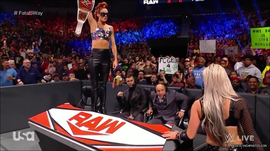 WWE_Monday_Night_Raw_2021_11_08_720p_HDTV_x264-NWCHD_mp4_005621072.jpg
