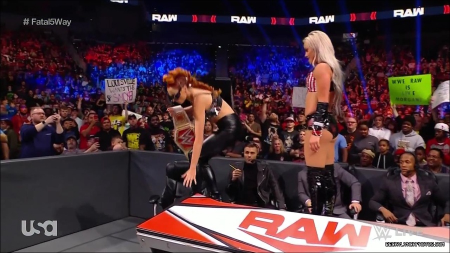 WWE_Monday_Night_Raw_2021_11_08_720p_HDTV_x264-NWCHD_mp4_005636287.jpg