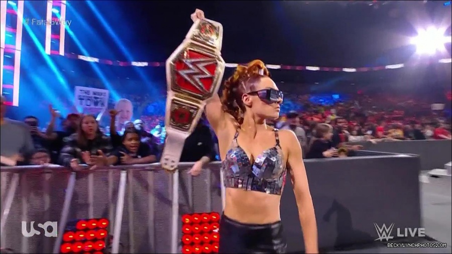 WWE_Monday_Night_Raw_2021_11_08_720p_HDTV_x264-NWCHD_mp4_005653104.jpg
