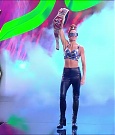 WWE_Monday_Night_Raw_2021_11_08_720p_HDTV_x264-NWCHD_mp4_004134802.jpg