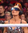 WWE_Monday_Night_Raw_2021_11_08_720p_HDTV_x264-NWCHD_mp4_004702369.jpg