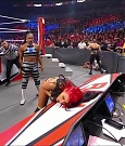 WWE_Monday_Night_Raw_2021_11_08_720p_HDTV_x264-NWCHD_mp4_004721455.jpg