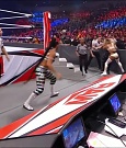 WWE_Monday_Night_Raw_2021_11_08_720p_HDTV_x264-NWCHD_mp4_004731465.jpg