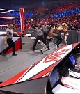 WWE_Monday_Night_Raw_2021_11_08_720p_HDTV_x264-NWCHD_mp4_004732266.jpg