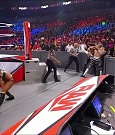 WWE_Monday_Night_Raw_2021_11_08_720p_HDTV_x264-NWCHD_mp4_004739473.jpg