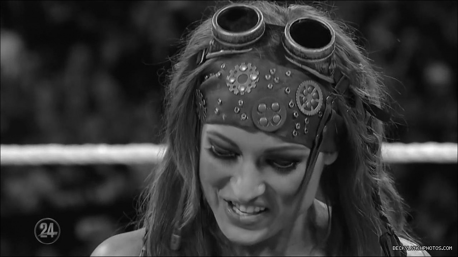 Becky_Lynch_-_The_Man_mp4_000903933.jpg