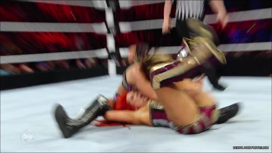 Becky_Lynch_-_The_Man_mp4_000912733.jpg