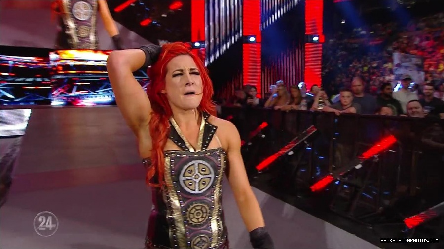 Becky_Lynch_-_The_Man_mp4_000915133.jpg