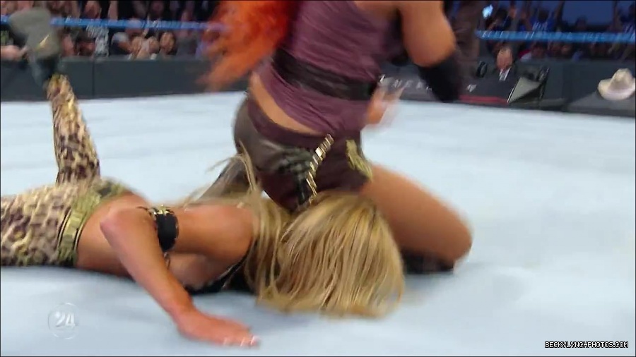 Becky_Lynch_-_The_Man_mp4_000961133.jpg