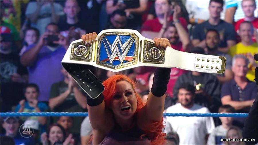 Becky_Lynch_-_The_Man_mp4_000964333.jpg