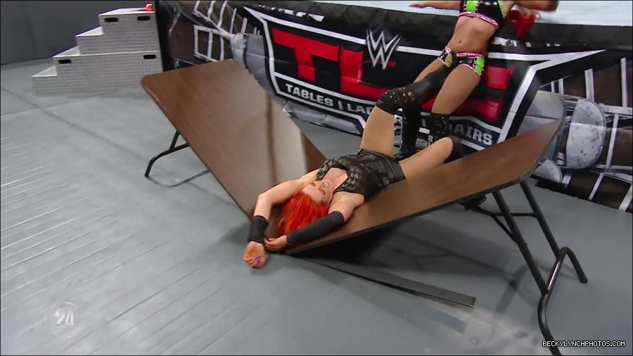 Becky_Lynch_-_The_Man_mp4_000991933.jpg