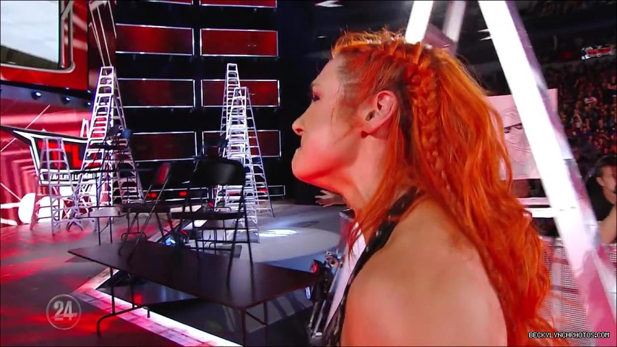 Becky_Lynch_-_The_Man_mp4_000996333.jpg