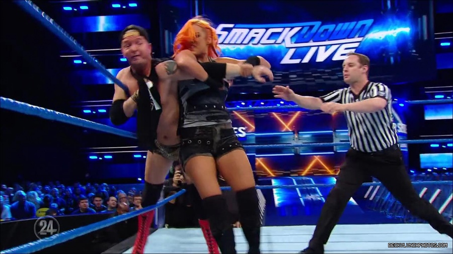 Becky_Lynch_-_The_Man_mp4_001034733.jpg