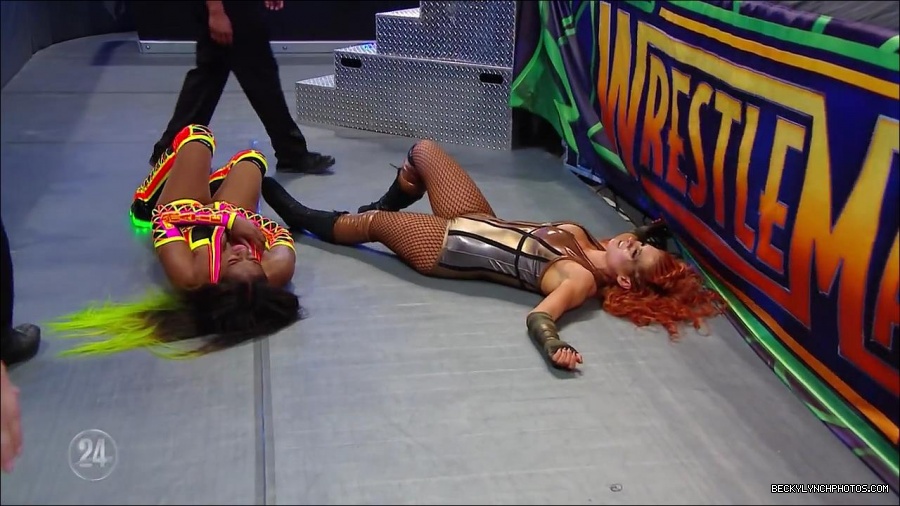 Becky_Lynch_-_The_Man_mp4_001057166.jpg