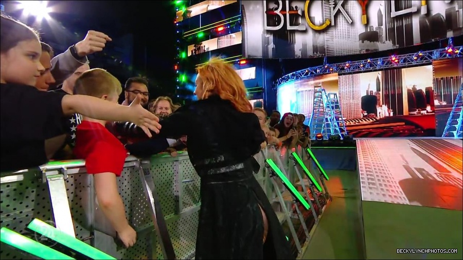 Becky_Lynch_-_The_Man_mp4_001111566.jpg