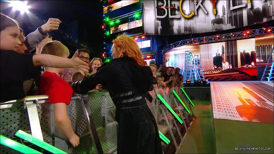 Becky_Lynch_-_The_Man_mp4_001111966.jpg